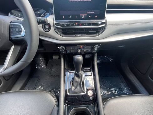 Used 2025 Jeep Compass Limited AWD/4WD image 11