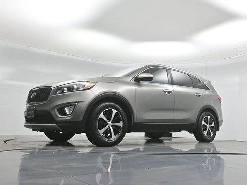 Used 2017 Kia Sorento EX image 44