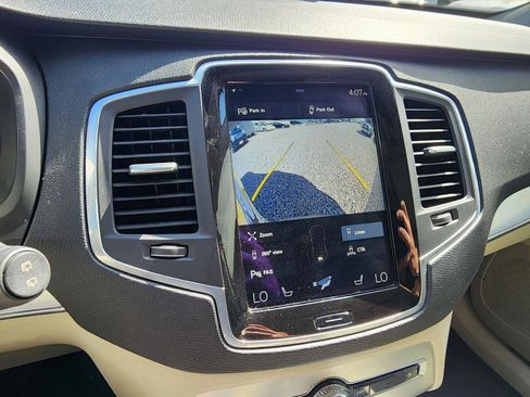 Used 2018 Volvo XC90 T5 Momentum w/ Convenience Package image 19