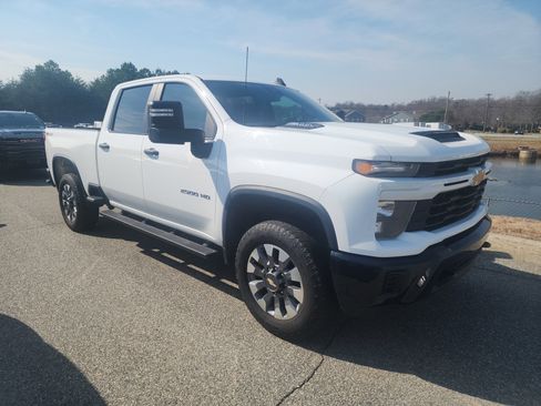 Certified 2024 Chevrolet Silverado 2500 Custom w/ Custom Value Package image 2