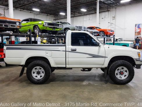 Used 1995 Toyota Pickup DX AWD/4WD image 8