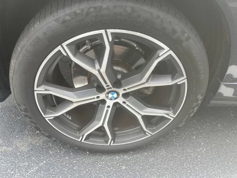 Used 2021 BMW X6 xDrive40i w/ M Sport Package AWD/4WD image 12