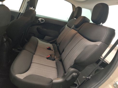 Used 2017 FIAT 500L Pop w/ Popular Equipment Package image 18