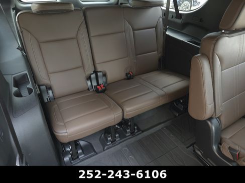 Used 2025 Chevrolet Suburban High Country AWD/4WD image 41