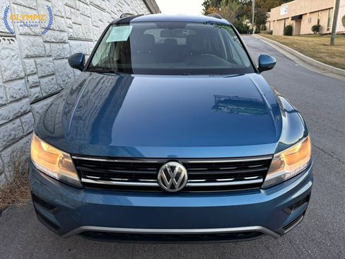 Used 2018 Volkswagen Tiguan SE image 2