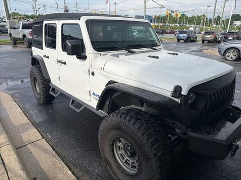 Used 2020 Jeep Wrangler Unlimited Sport S AWD/4WD image 3