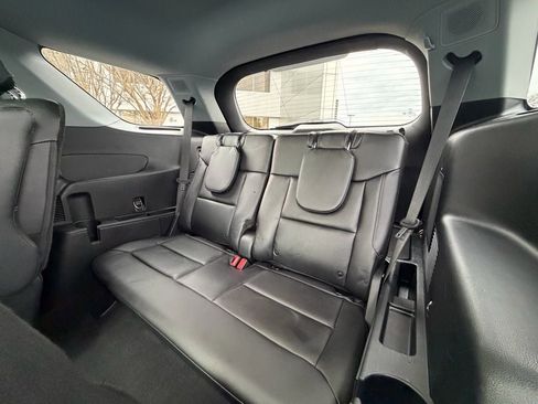 Certified 2022 Ford Explorer Limited w/ Limited Technology Package image 26