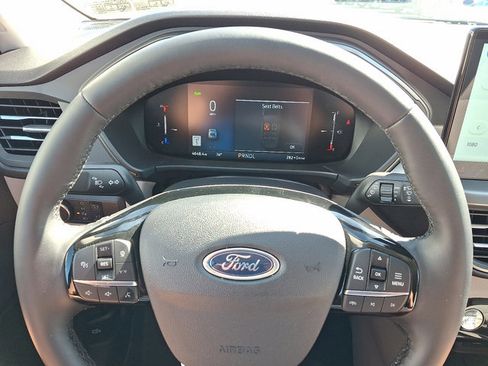 Used 2025 Ford Escape PHEV w/ Class II Trailer Tow Package image 20