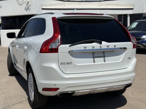 Used 2015 Volvo XC60 T5 Premier w/ Proximity Package FWD image 12