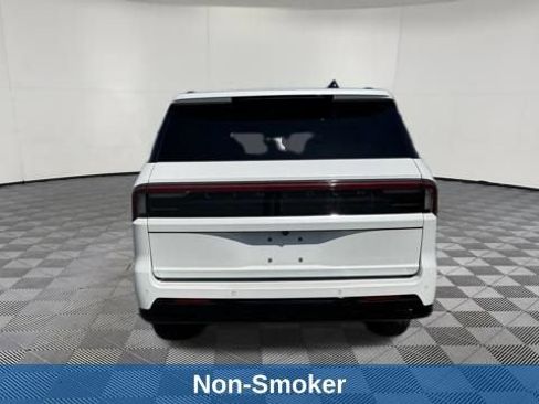 Used 2025 Lincoln Navigator L Reserve w/ Jet Appearance Package AWD/4WD image 4