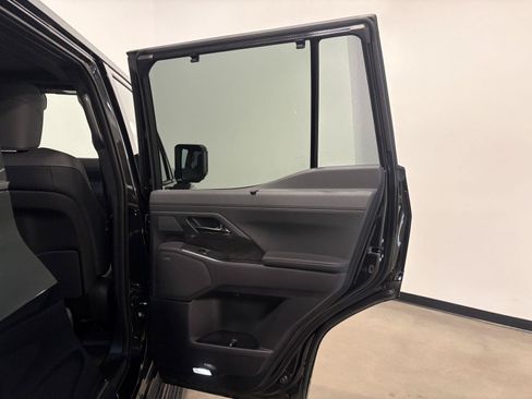 Used 2026 Lexus GX 550 w/ Accessory Package (2T) AWD/4WD image 38