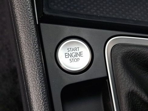 Certified 2025 Volkswagen Jetta SEL image 25