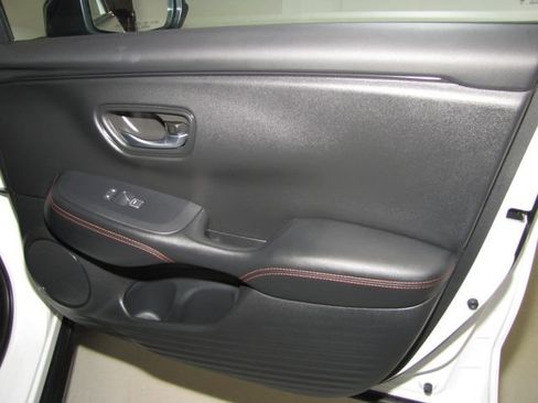 Certified 2025 Honda HR-V Sport image 19