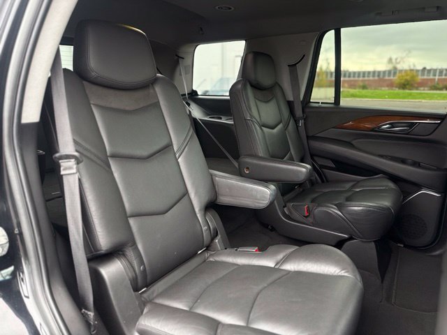 Used 2019 Cadillac Escalade Luxury AWD/4WD image 36