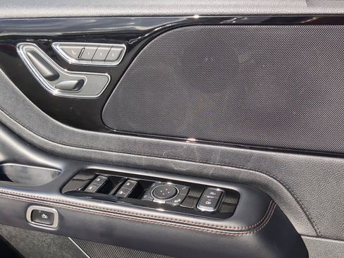Used 2022 Lincoln Aviator AWD w/ Premium Package image 11
