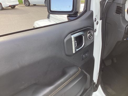 Used 2024 Jeep Wrangler Unlimited Sahara AWD/4WD image 12