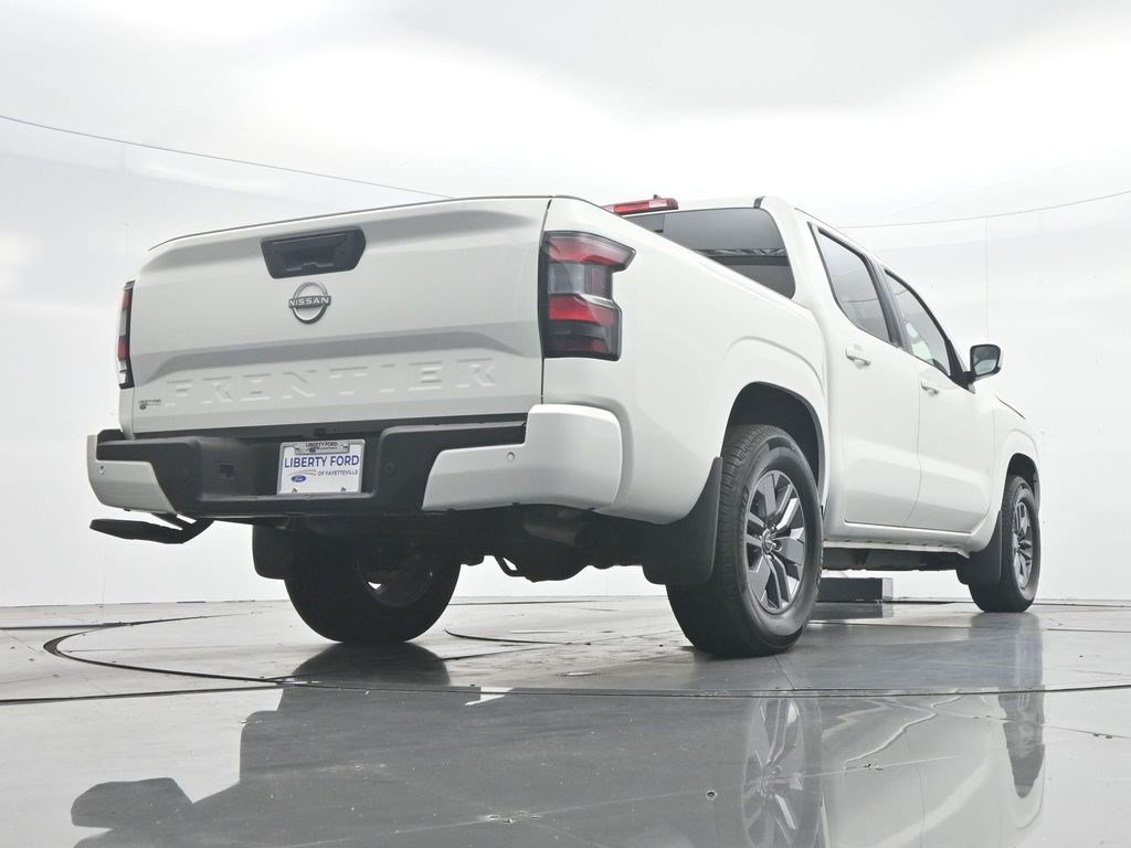 Used 2025 Nissan Frontier SV RWD image 43