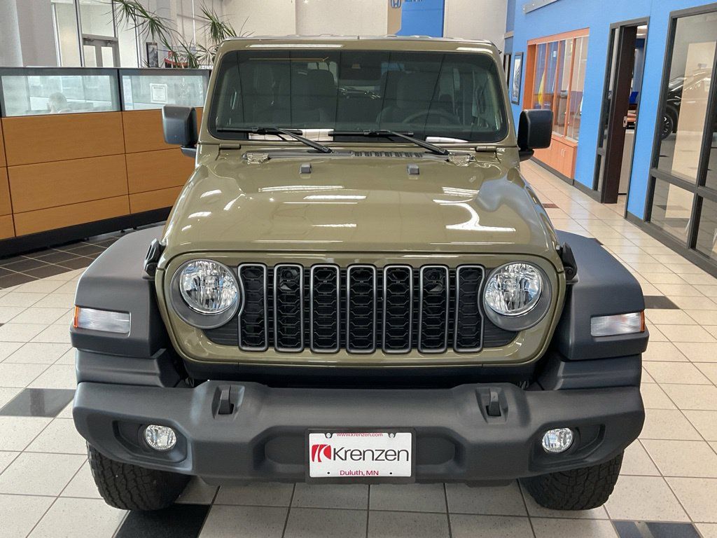Used 2025 Jeep Wrangler Sport AWD/4WD image 2