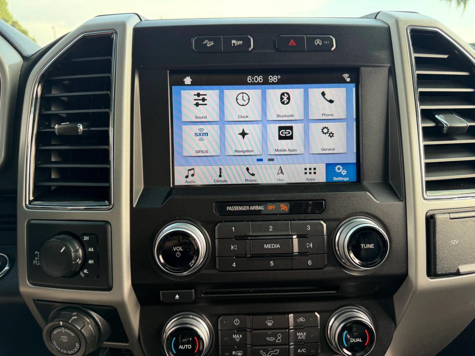 Used 2018 Ford F150 Lariat w/ Equipment Group 502A Luxury AWD/4WD image 63