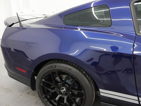 Used 2011 Ford Mustang Shelby GT500 RWD image 26