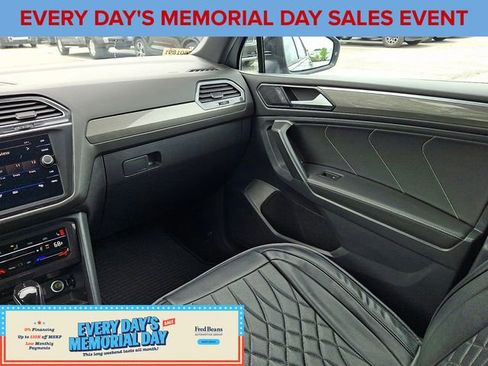 Used 2024 Volkswagen Tiguan SE R-Line AWD/4WD image 16