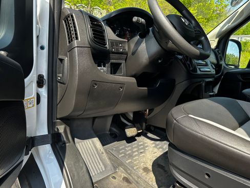Used 2025 RAM ProMaster 2500 w/ Convenience Group FWD image 23