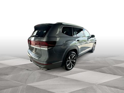 Used 2024 Volkswagen Atlas SEL Premium R-Line AWD/4WD image 8