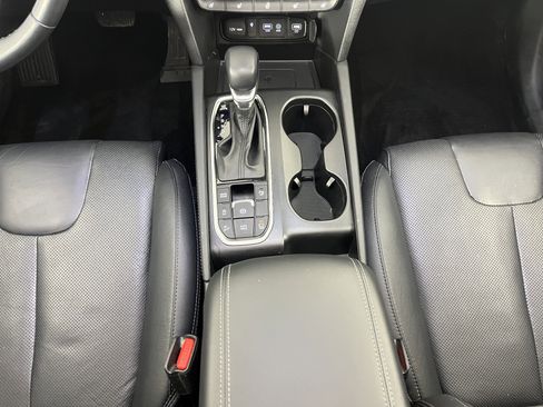 Used 2020 Hyundai Santa Fe Limited image 16