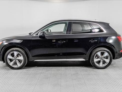 Used 2023 Audi Q5 2.0T Premium w/ Convenience Package AWD/4WD image 3