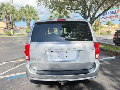Used 2017 Dodge Grand Caravan SE FWD image 6