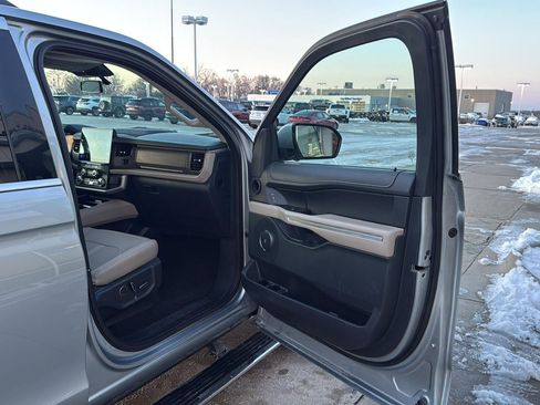 Used 2024 Ford Expedition Max Limited image 23