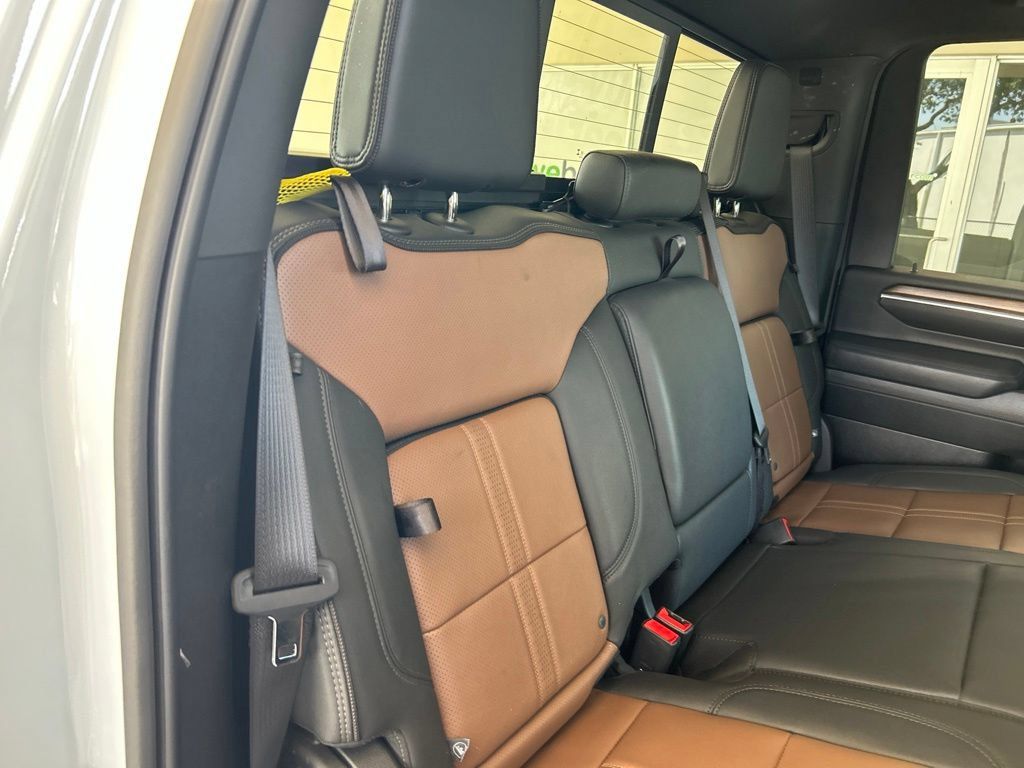Used 2026 Chevrolet Silverado 3500 High Country w/ Technology Package AWD/4WD image 43