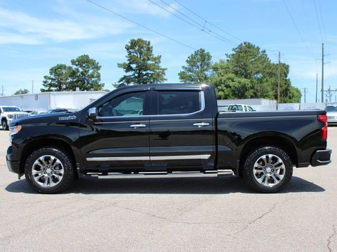 Used 2024 Chevrolet Silverado 1500 High Country w/ Technology Package AWD/4WD image 3