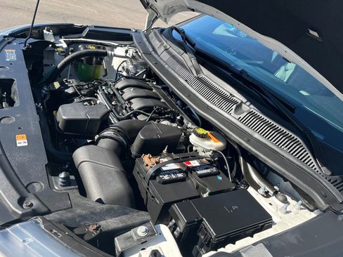 Used 2017 Ford Explorer XLT w/ Equipment Group 202A image 44