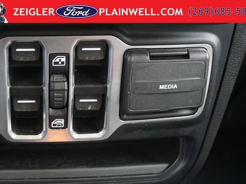 Used 2024 Jeep Wrangler Unlimited AWD/4WD image 21