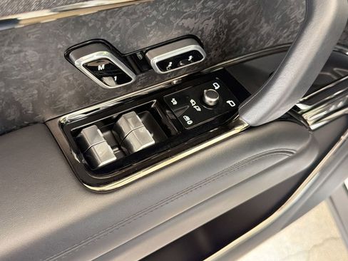 Used 2023 Land Rover Range Rover Sport SE Dynamic image 14