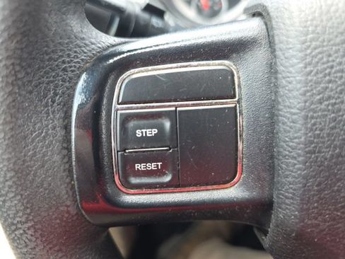 Used 2016 Dodge Grand Caravan SXT FWD image 16