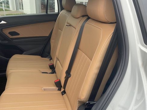 Used 2023 Volkswagen Tiguan SE R-Line image 7