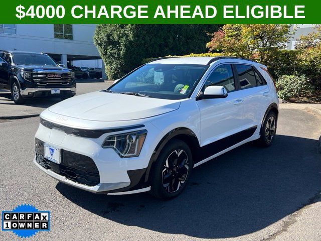 Used 2023 Kia Niro Wind w/ Wind Preserve Package FWD image 3