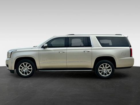 Used 2016 GMC Yukon XL Denali image 4