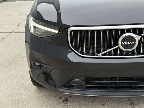Used 2023 Volvo XC40 B4 Ultimate w/ Protection Package Premier FWD image 11