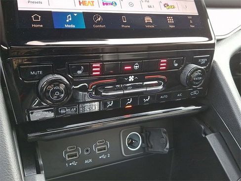 New 2025 Jeep Grand Cherokee L Limited image 18