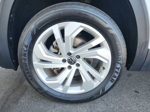 Used 2023 Volkswagen Atlas SE image 6