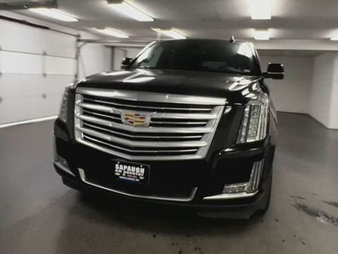 Used 2020 Cadillac Escalade Platinum AWD/4WD image 3
