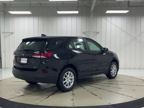 Used 2023 Chevrolet Equinox LS AWD/4WD image 8