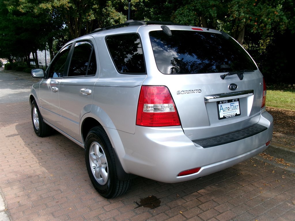 Used 2008 Kia Sorento 2WD image 7