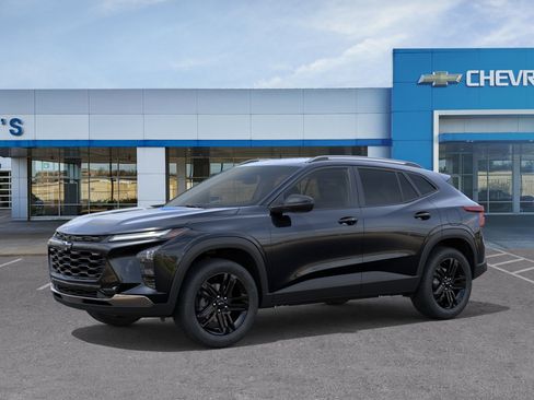 New 2026 Chevrolet Trax ACTIV FWD image 2