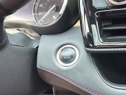 Used 2021 Toyota Highlander XSE AWD/4WD image 19