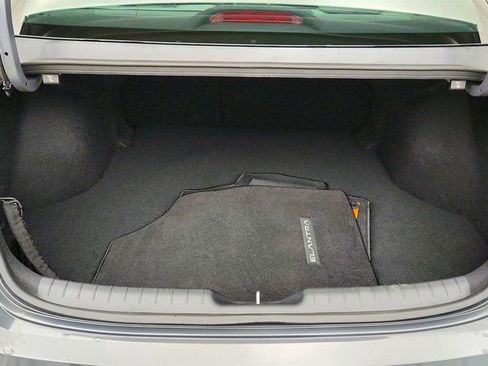 Used 2024 Hyundai Elantra Limited image 21