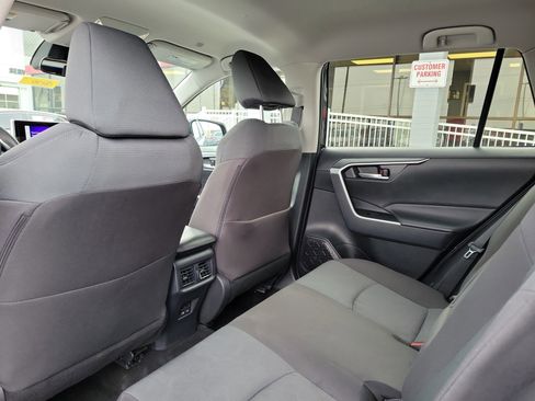Used 2025 Toyota RAV4 XLE image 14